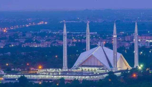 Pakisztán elindít 5,2 billió rúpia beruházási tervet, optikai szálas projektet, 5G stb. Pakistan Launches 5.2 Trillion Rupee Investment Plan, Projects Involving Optical Fiber, 5G, etc.