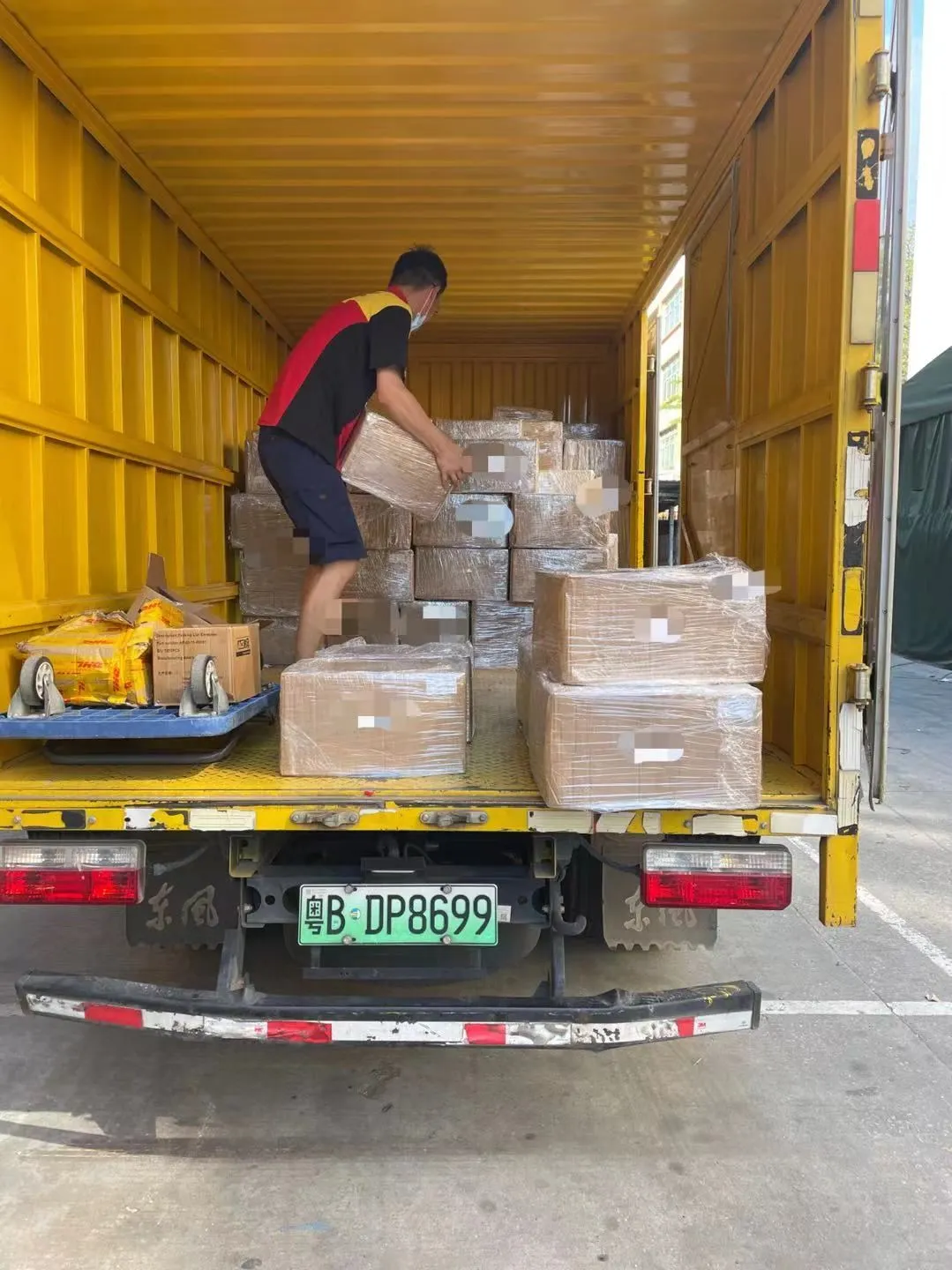 A PLC Splitter/CWDM modul/FBT csatolót szállítottuk